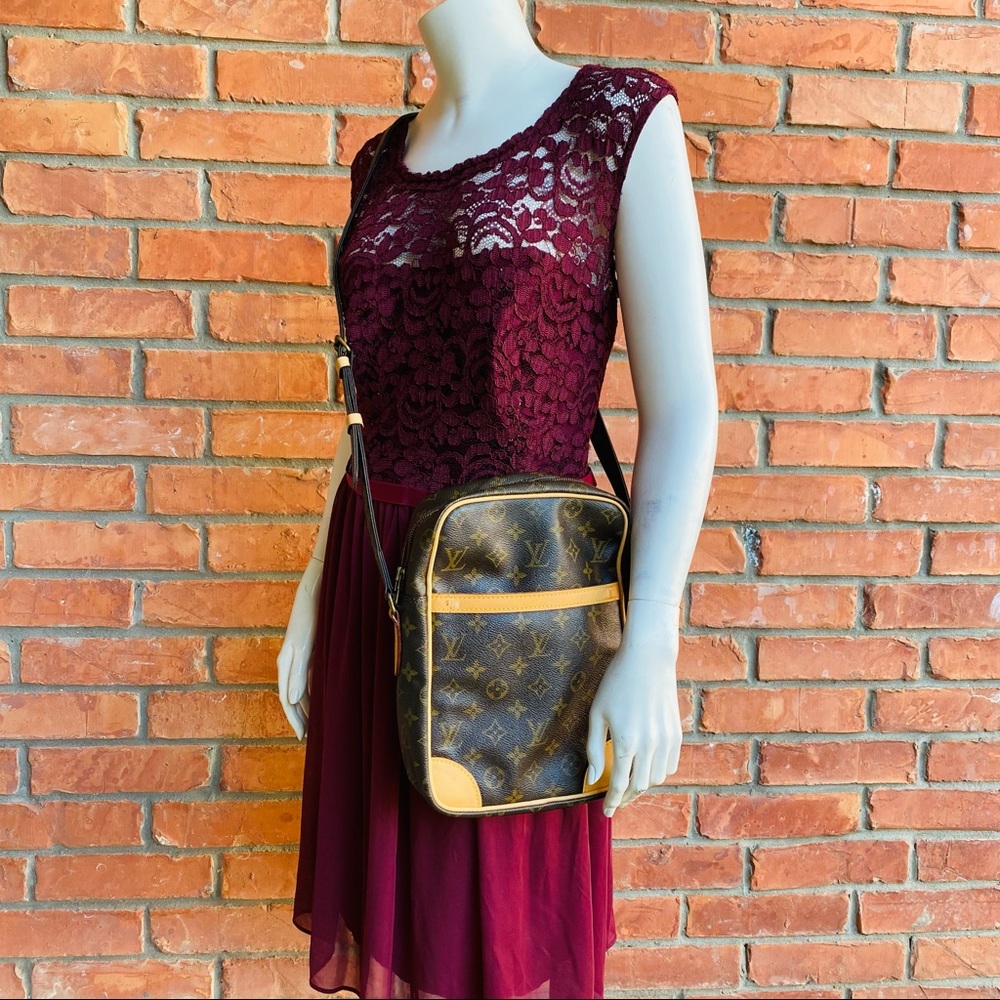 Louis Vuitton Danube MM Crossbody - Picture 14 of 14